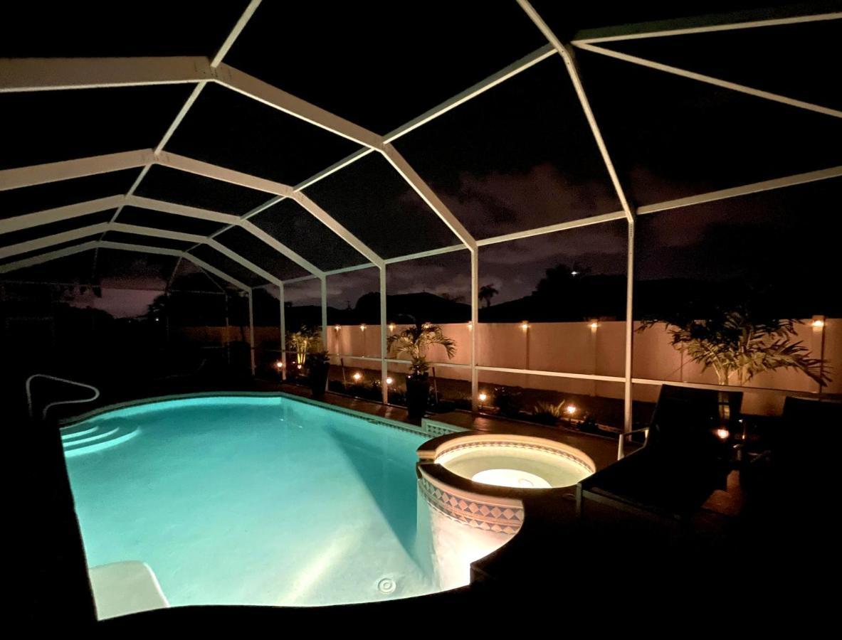קייפ קורל Villa-Haze, Lots Of Privacy, Solar & Electric Heated Pool And Spa מראה חיצוני תמונה