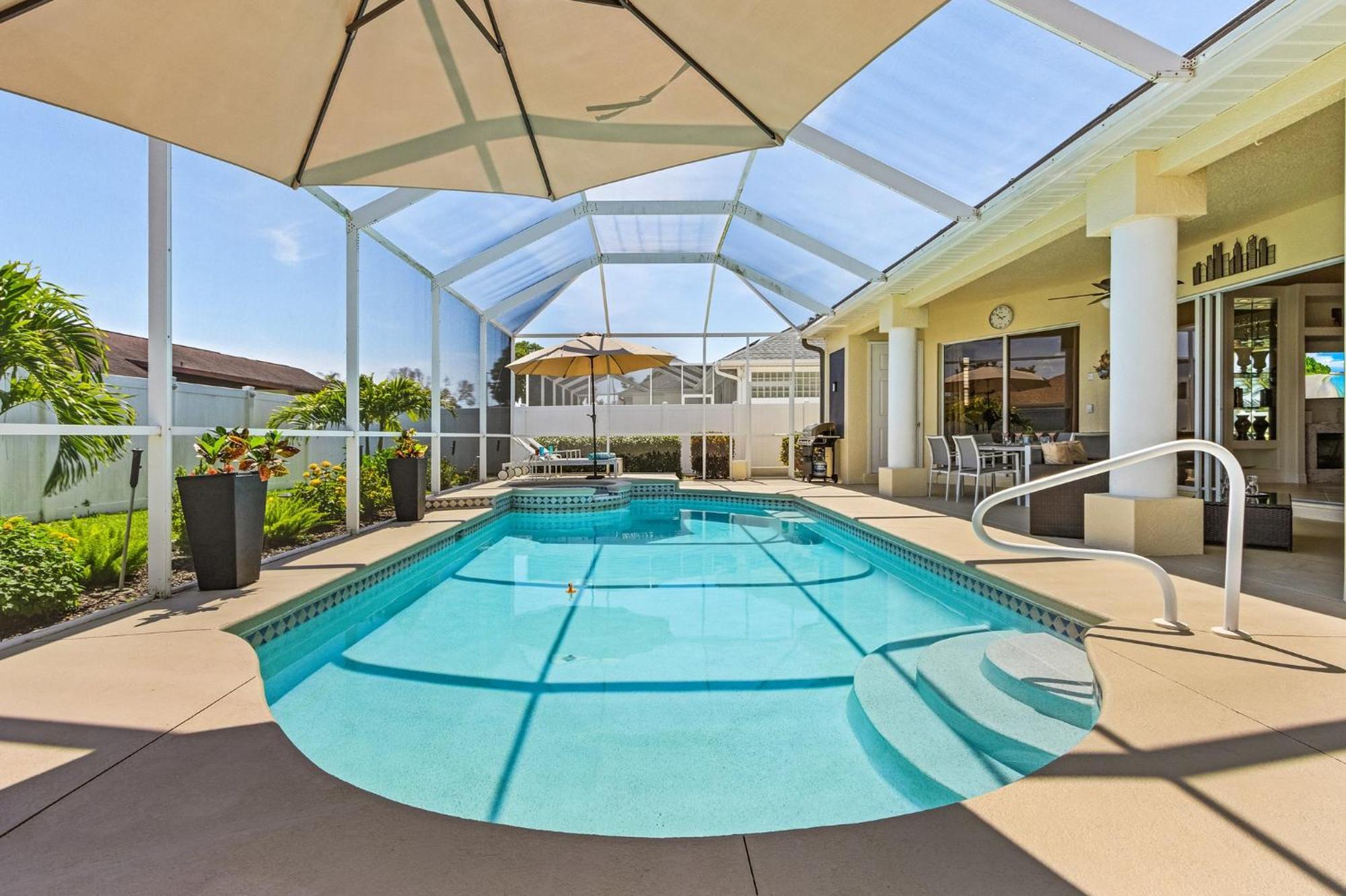 קייפ קורל Villa-Haze, Lots Of Privacy, Solar & Electric Heated Pool And Spa מראה חיצוני תמונה