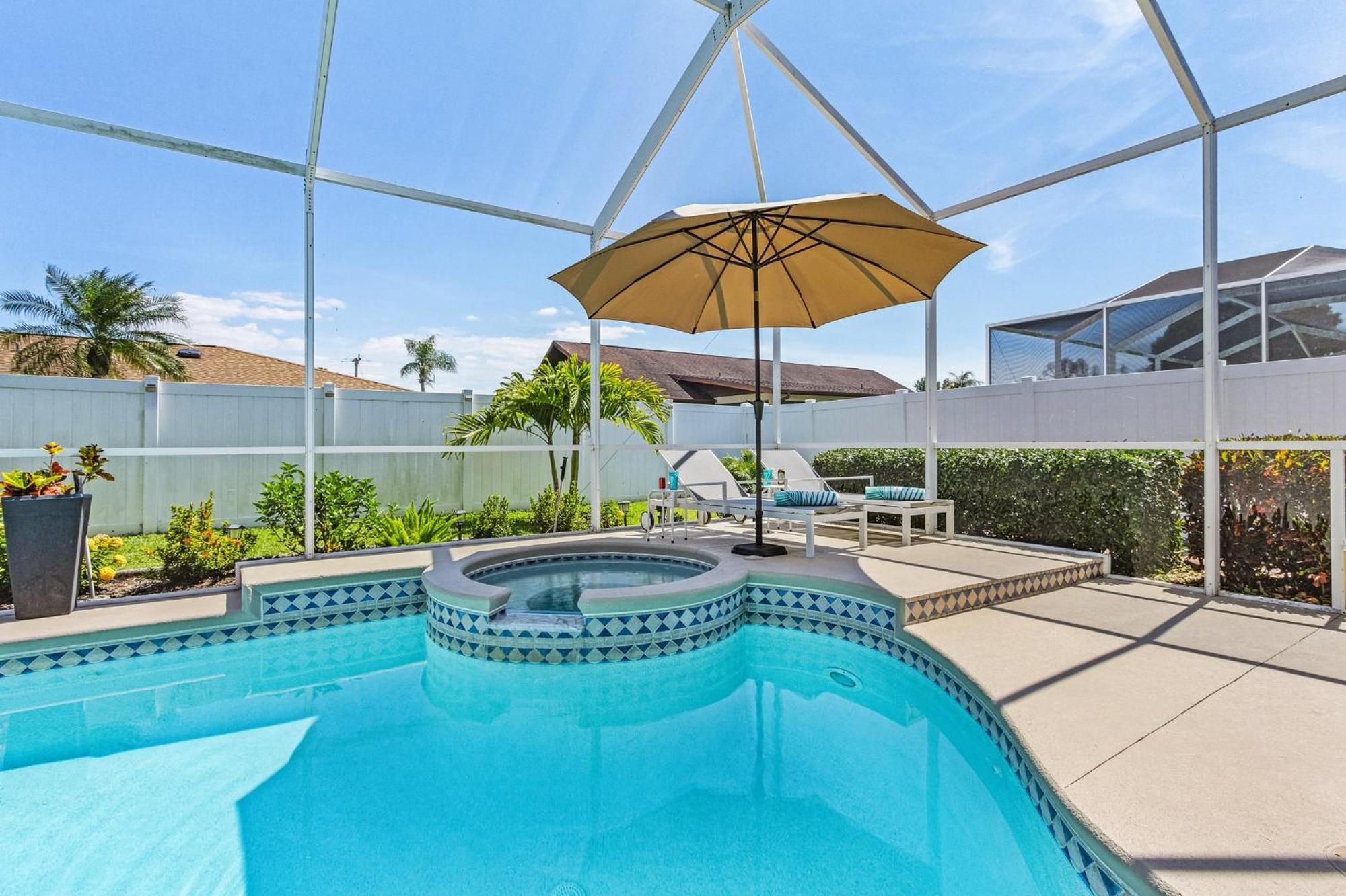 קייפ קורל Villa-Haze, Lots Of Privacy, Solar & Electric Heated Pool And Spa מראה חיצוני תמונה