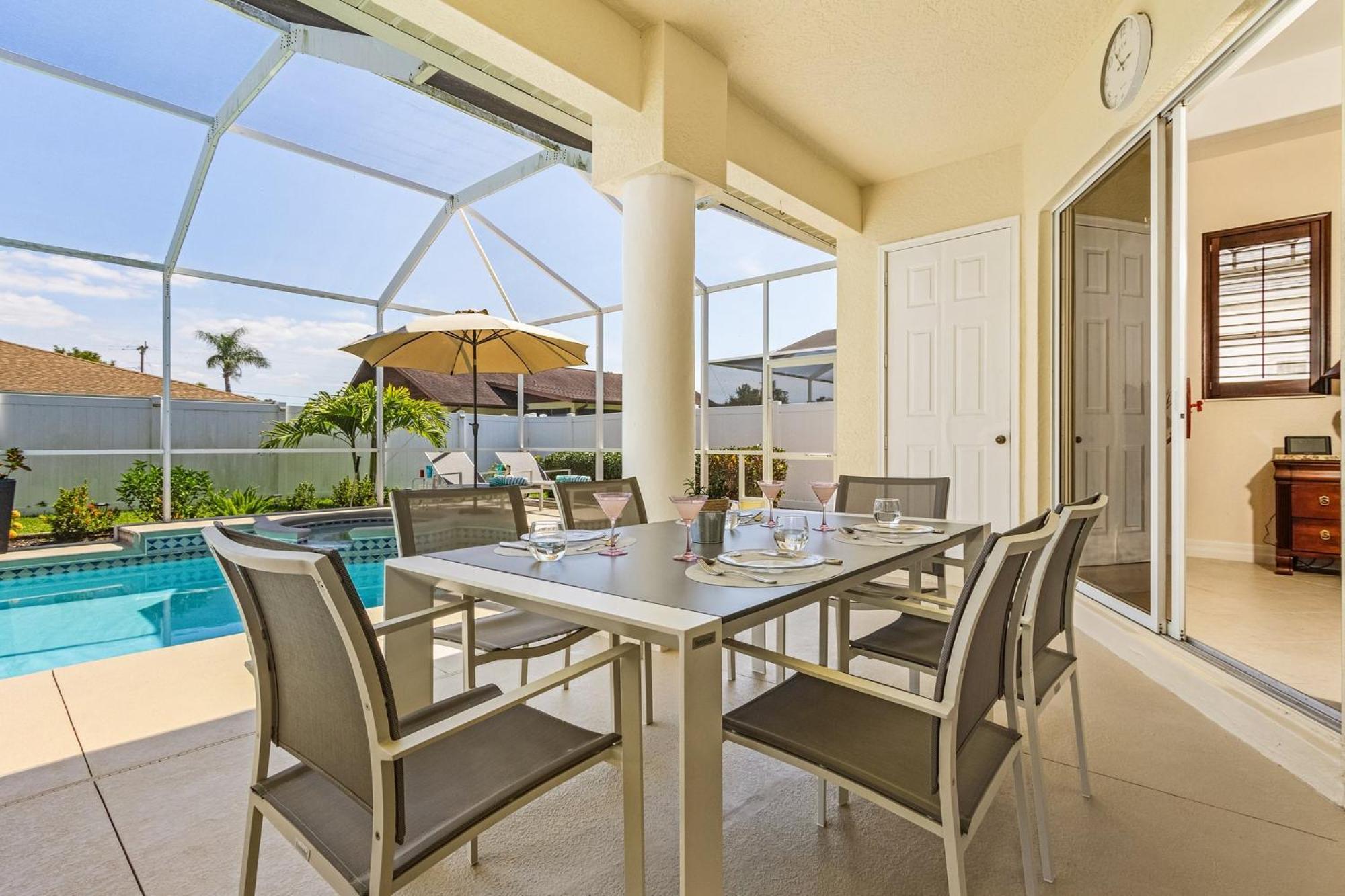 קייפ קורל Villa-Haze, Lots Of Privacy, Solar & Electric Heated Pool And Spa מראה חיצוני תמונה